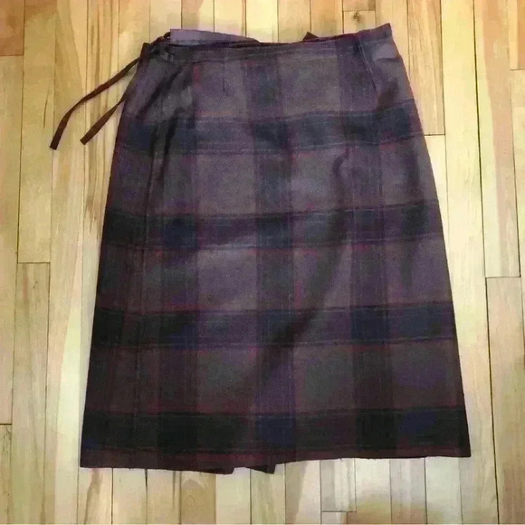 Wool  Plaid Skirt, Bensimon - Picture 6 of 8